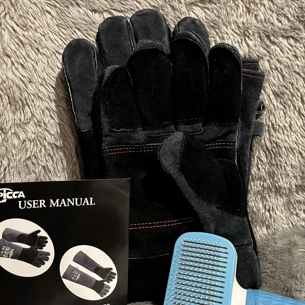 Rapicca Leather Animal Handling Gloves and Self Cleaning Animal Hair Brush